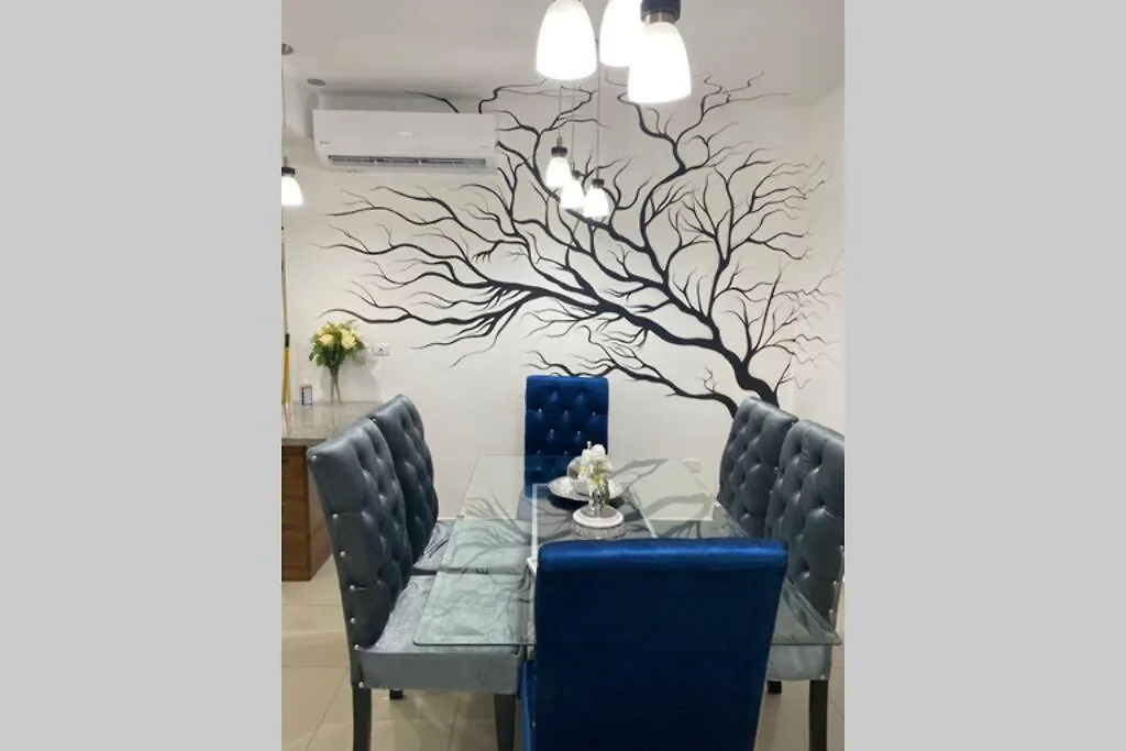 Paramount 3-Bedroom Apartment With Parking location